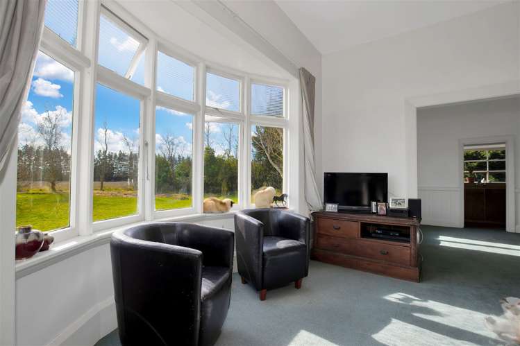 742 Downs Road West Eyreton_11