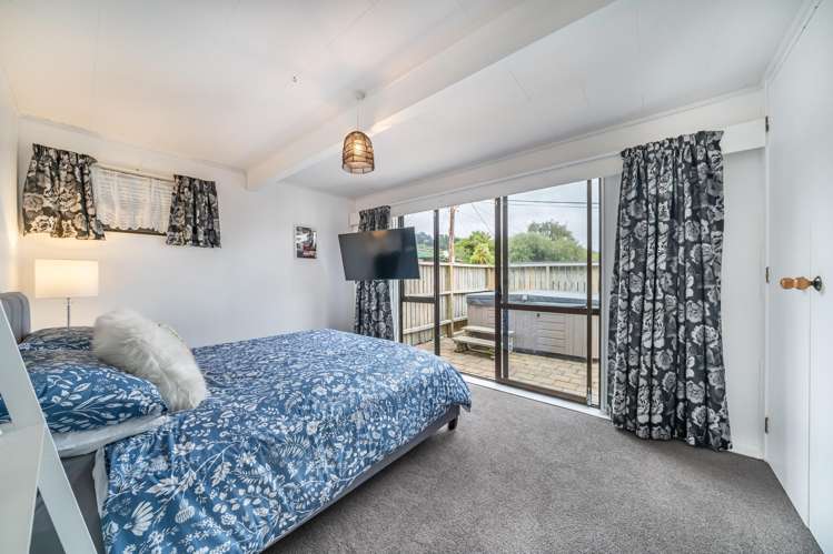 1 Garth Lane Maoribank_12