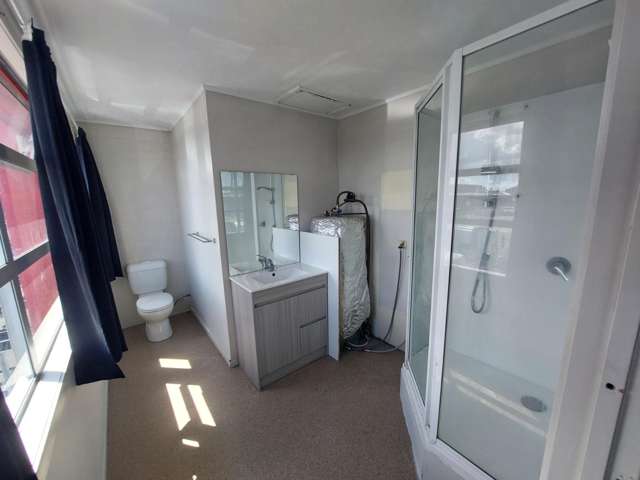 100G Wiri Station Road 1832_4