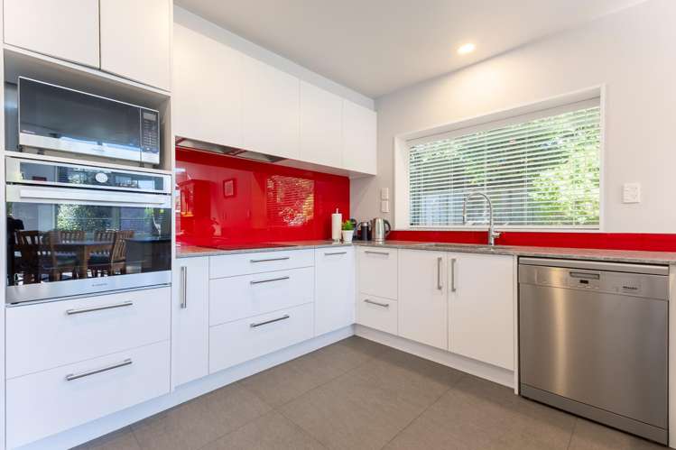 2/268 Rosetta Road Raumati Beach_5