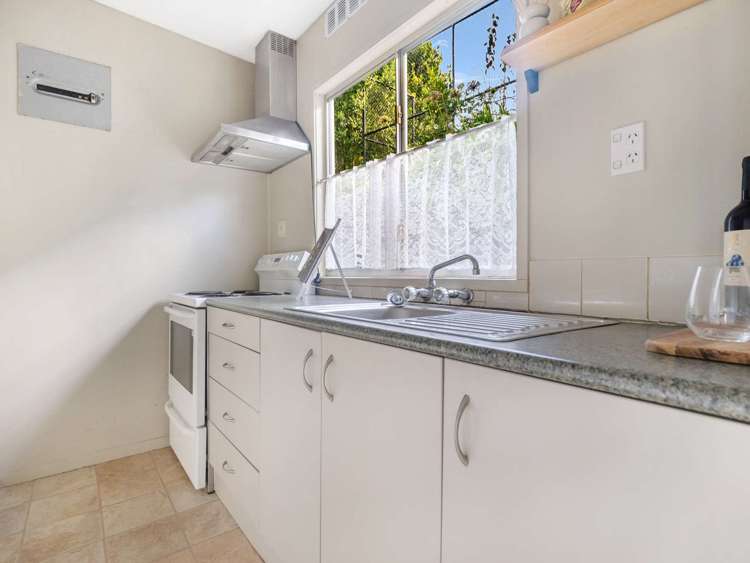 2/100 River Road Hamilton East_13