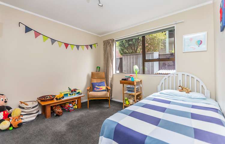 24 Thatcher Crescent Crofton Downs_13