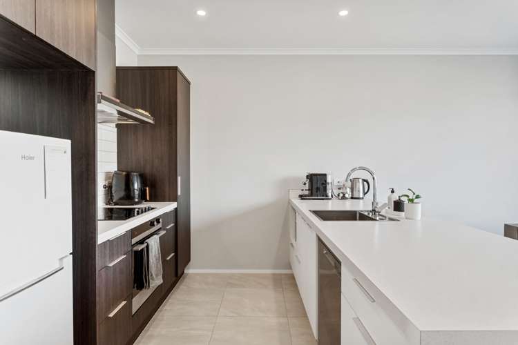 6/4 Matimati Place Hobsonville_12