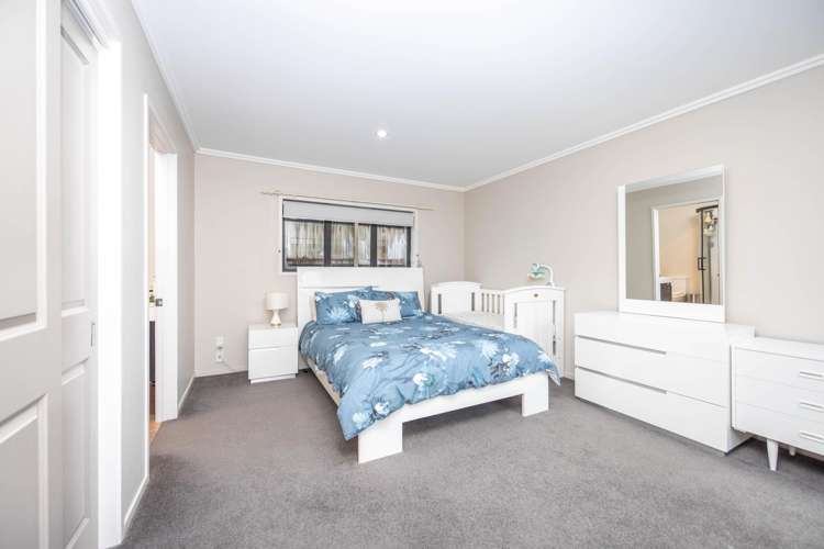 54 Farnborough Drive Nawton_19
