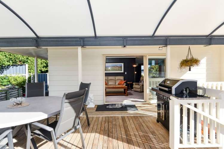 68 Dixon Road Glenview_18