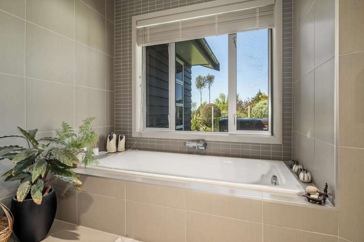 15 Loch Views Road Acacia Bay_20