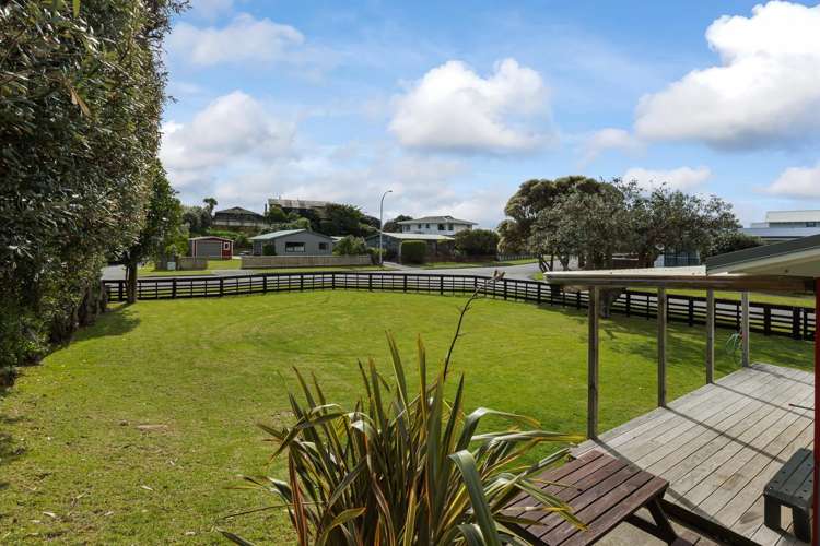 2 Hastings Street Waikanae Beach_10
