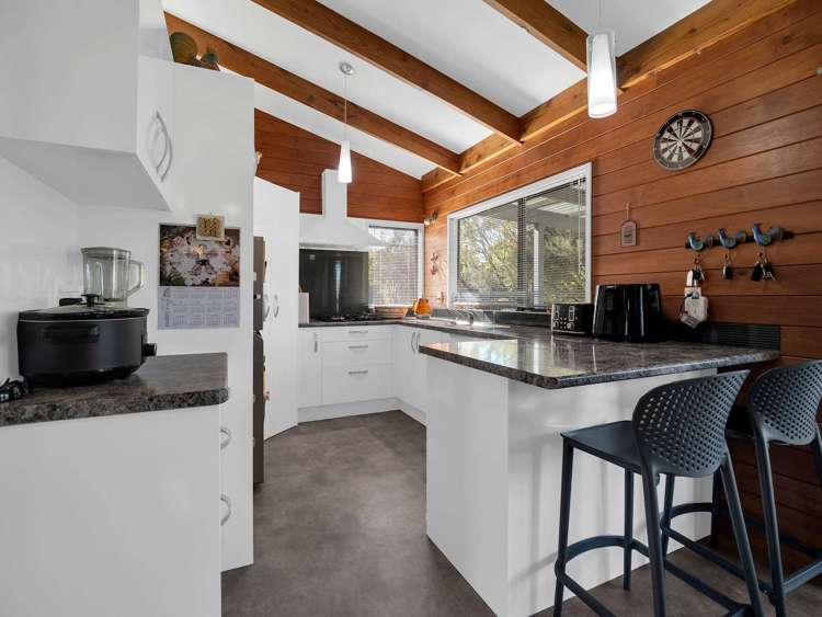 161 Hauraki Rd Orongo_26