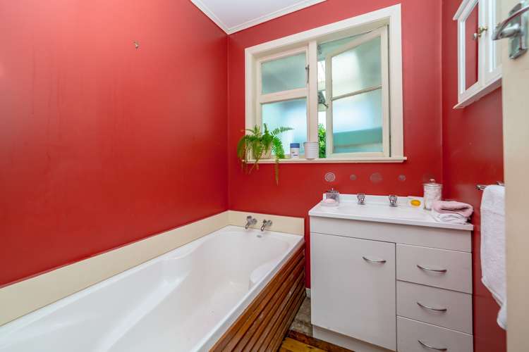 2752 Lake Ferry Road Pirinoa_9