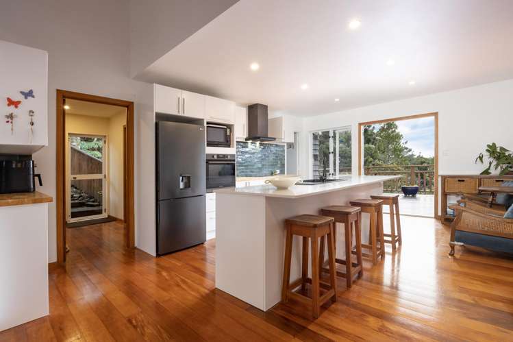 156 Piha Road Piha_2