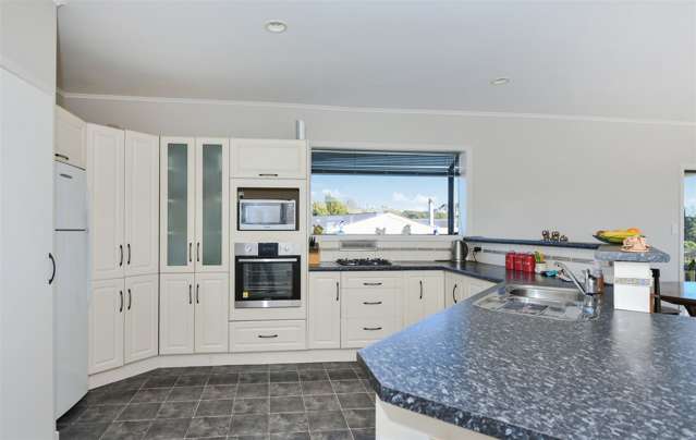 36 Roberts Road Matakatia_2