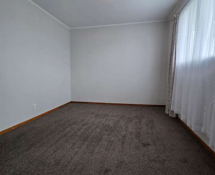 8A Devon Place Cannons Creek_17