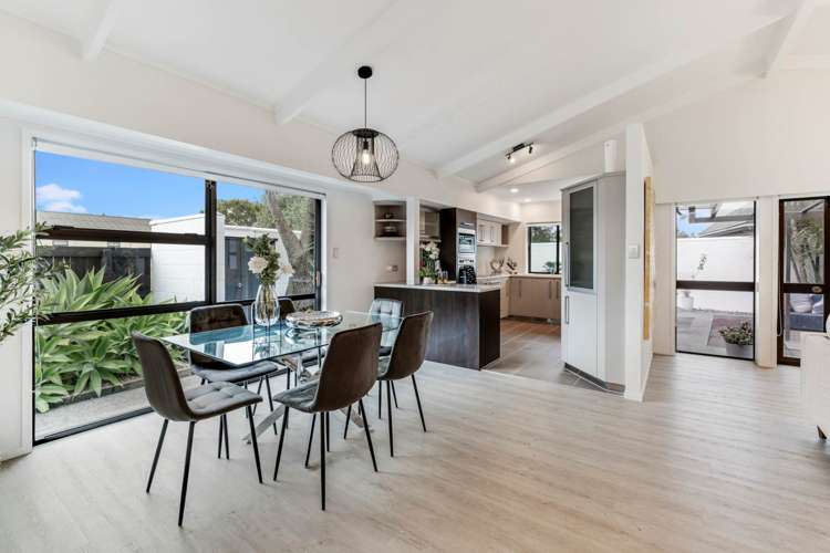 2/33 Vivian Wilson Drive Eastern Beach_6