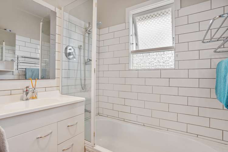 44 Fairclough Road Beach Haven_12