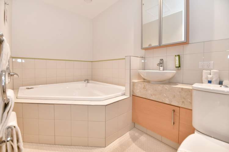 701/11 Tamariki Avenue Orewa_17