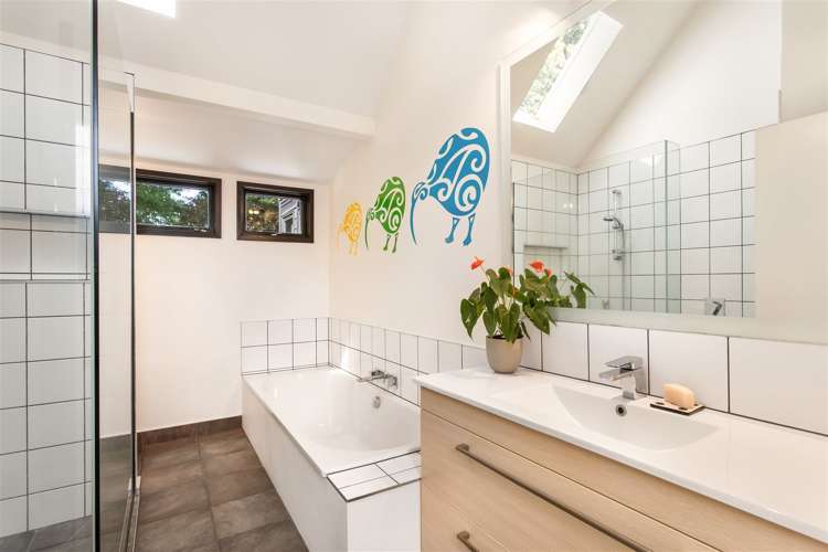 305 Avonhead Road Avonhead_13