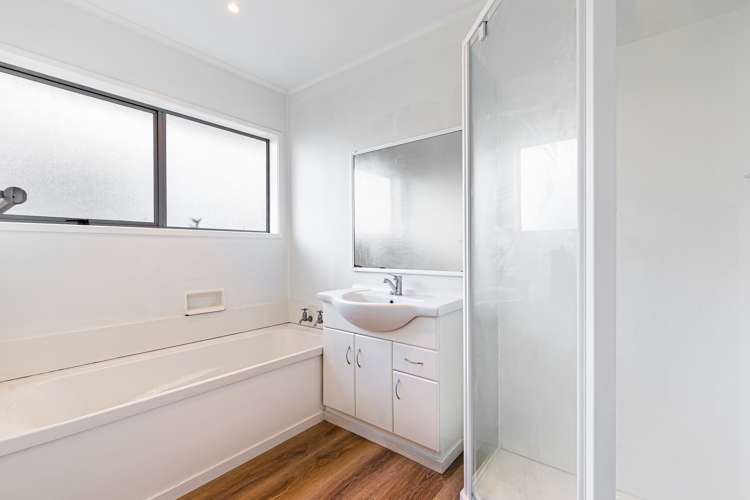 27 Huruhuru Road Massey_17