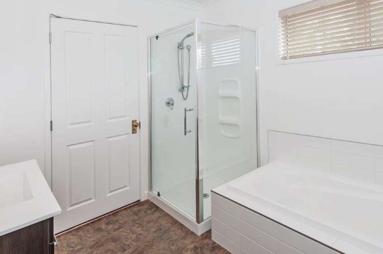 74 Moffat Drive Lincoln_9