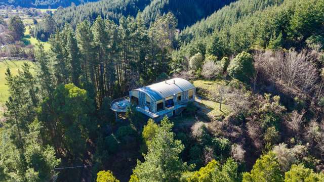 A Unique Lifestyle in Native Surrounds