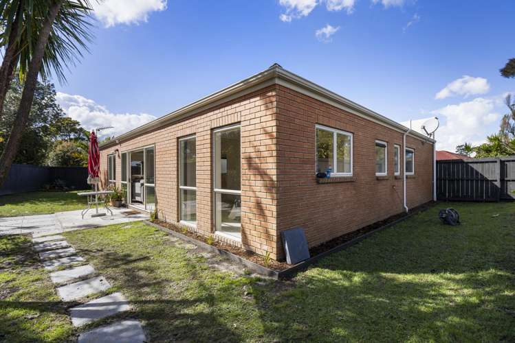 319a Royal Road Massey_19