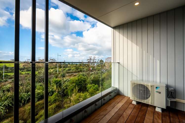 5/1090 Beach Road Torbay_7