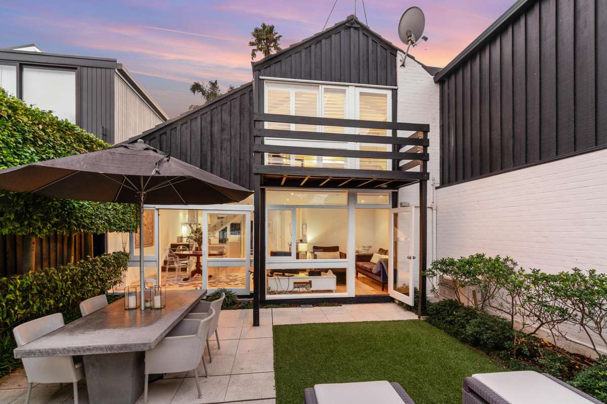 2/4 Logan Terrace_0