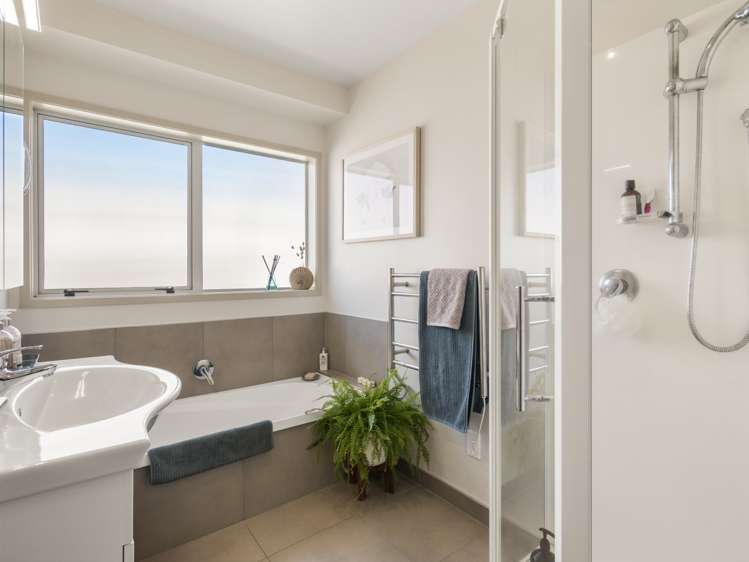 5a Simmonds Grove Greerton_13