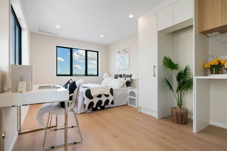 6 Greenbrier Street Westgate_13