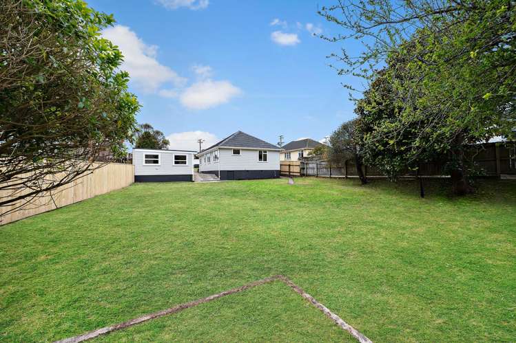 7 Massey Street Tawa_13