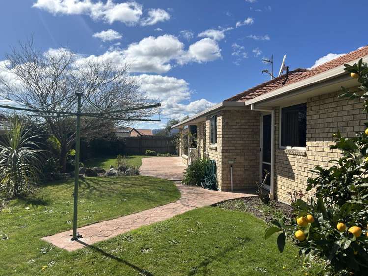 17 Maple Crescent Richmond_14