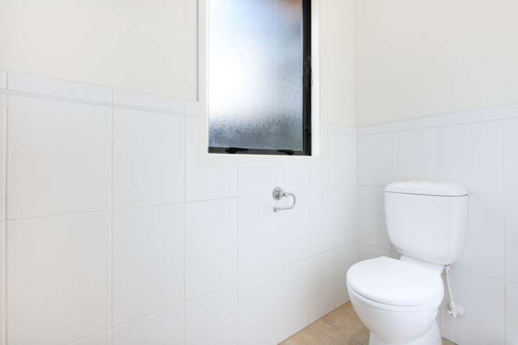 205 Kyle Road Greenhithe_11