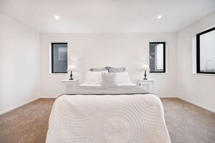 17 Hakinakina Drive Flat Bush_16