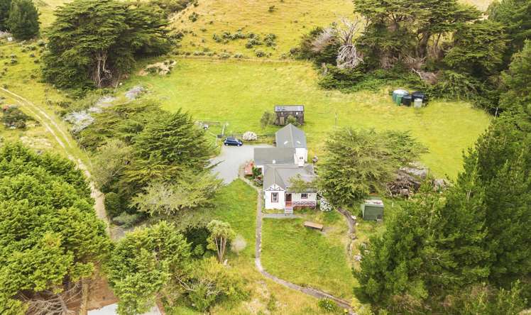 509 South Makara Road Makara_10