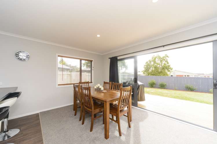 13 Wescombe Grove Feilding_23