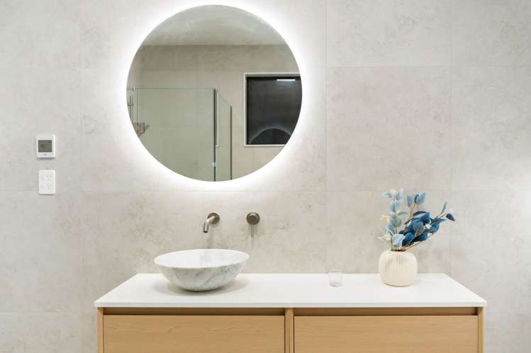 242E West Hoe Heights Orewa_19