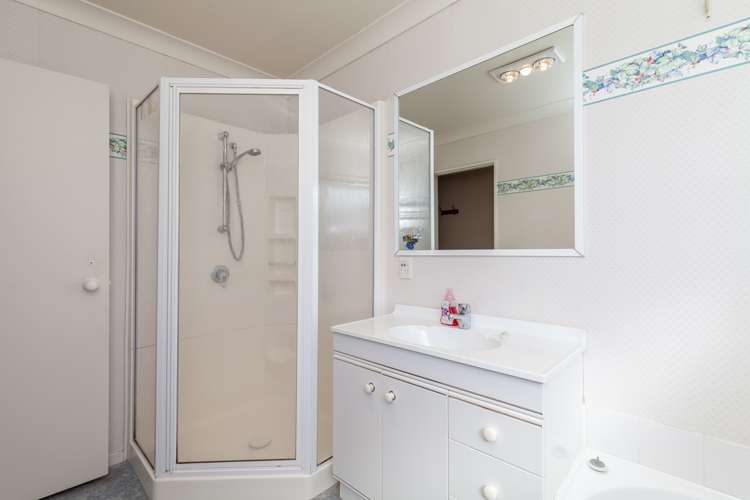 2 Crown Hill Paraparaumu_24