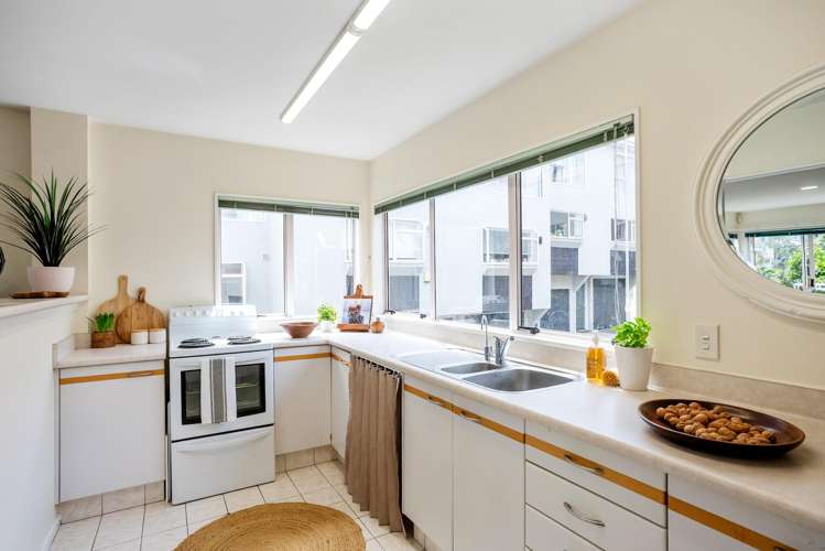 16/20 Thompson Street Mount Cook_7