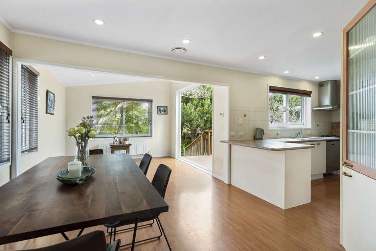 22 Gwenand Place Botany Downs_12