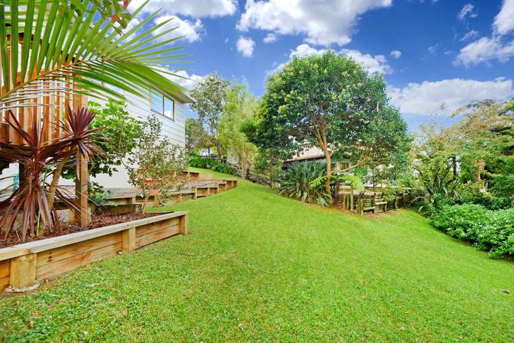 13 Oruamo Place Beach Haven_15