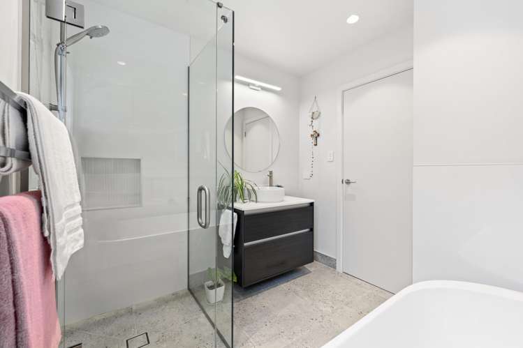 3 Sierra Pine Road Hobsonville_21