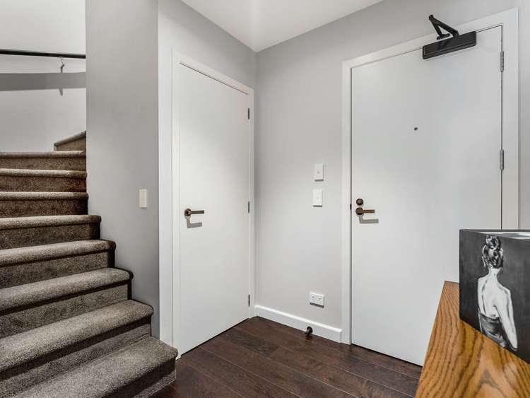 612/45-47 Beach Road 10015_10