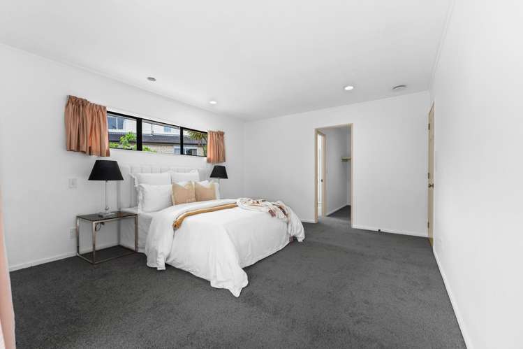 25 Lexington Drive Botany Downs_14