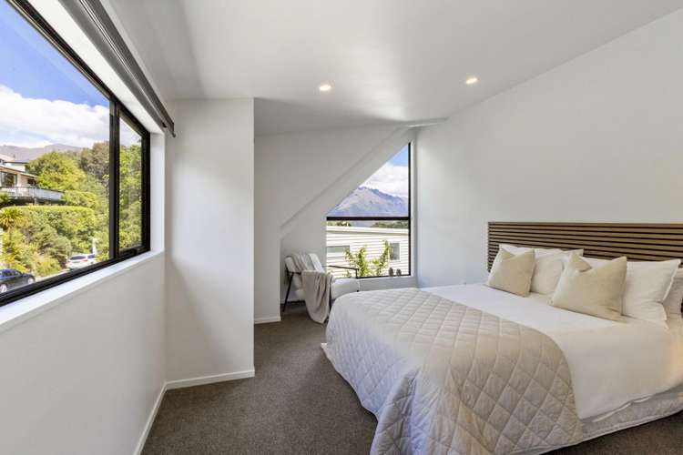 6 MacKinnon Terrace Sunshine Bay_12