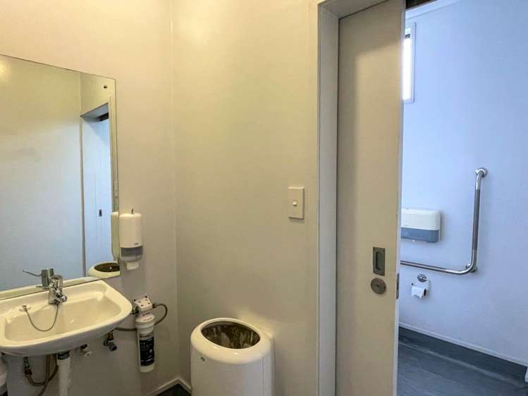 10-16 King Street Otahuhu_11