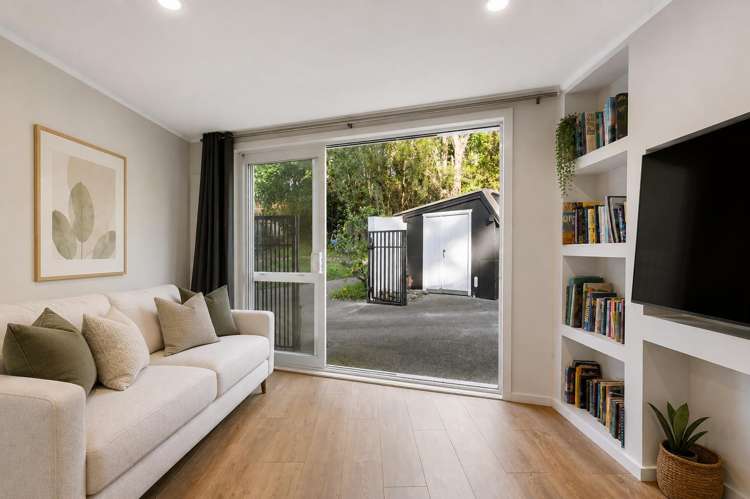 2/14 Surville Place Mairangi Bay_13