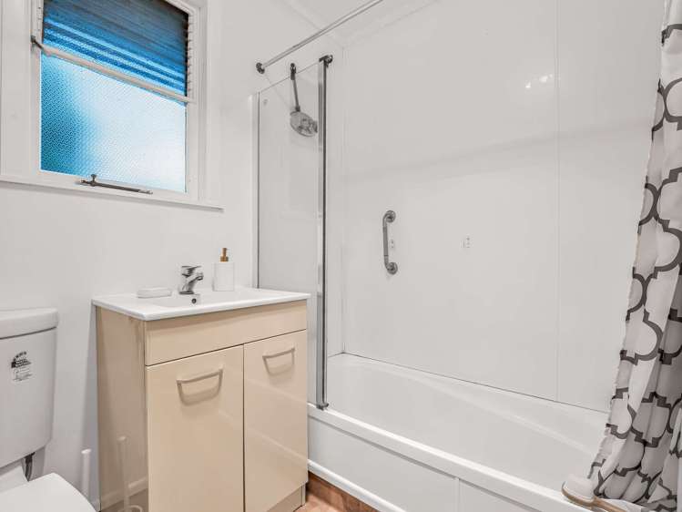 39d Grey Street Glenholme_13