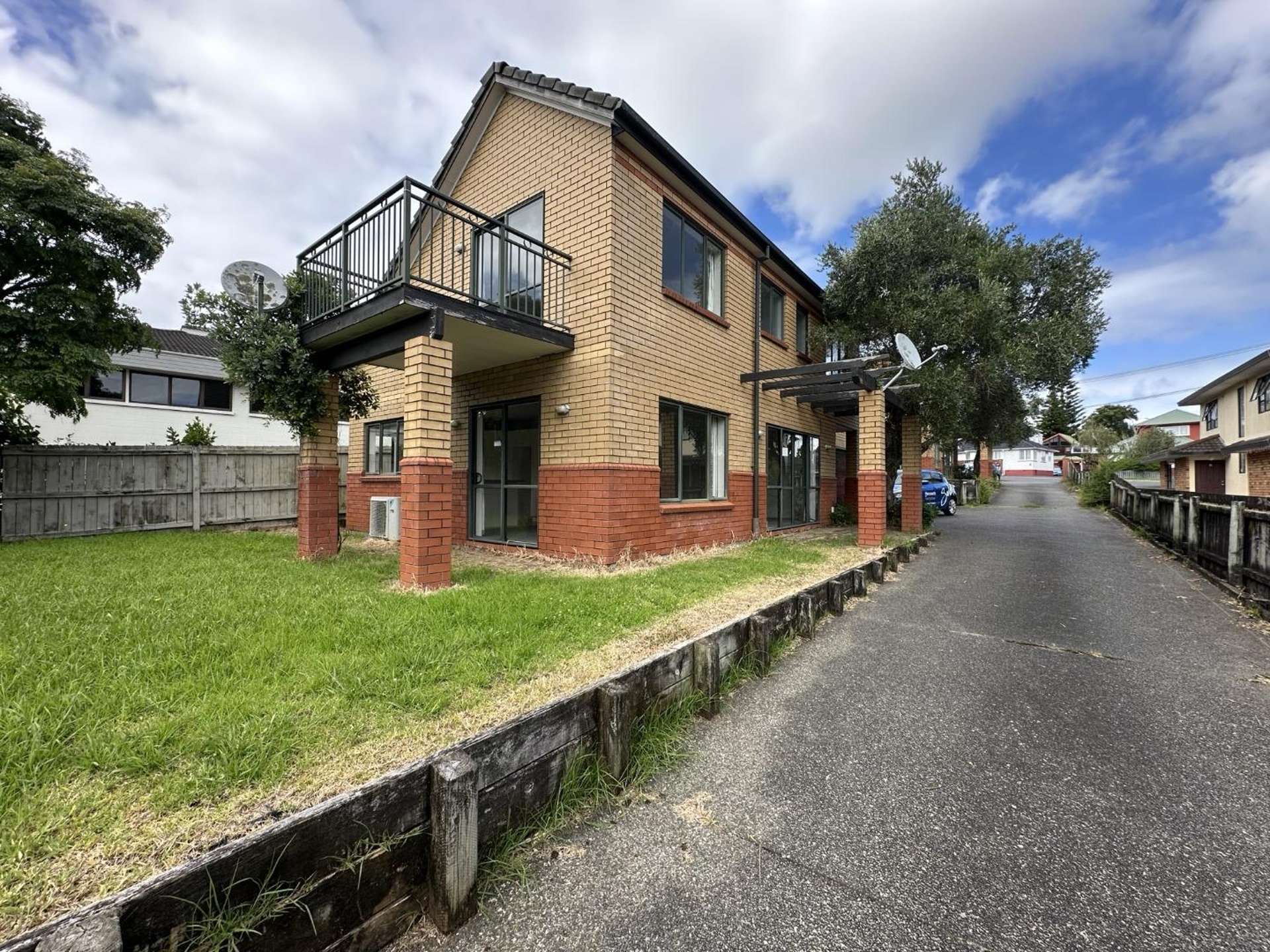2/286 Richardson Road Mount Roskill_0