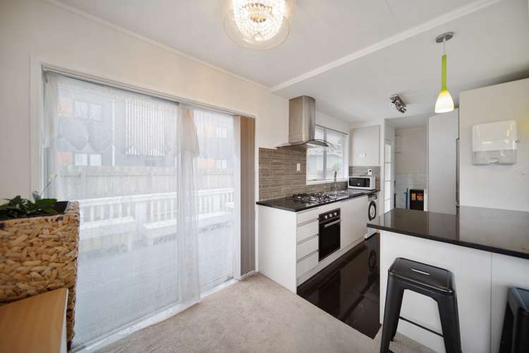 2/1 Funnell Place Manurewa_11