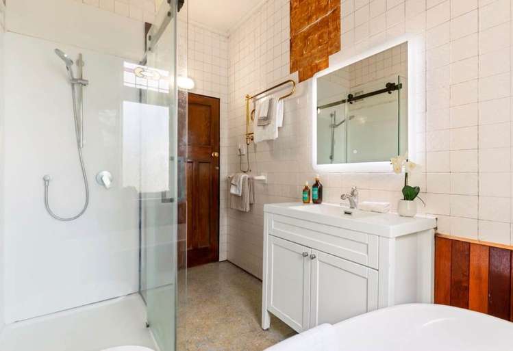 180 Surrey Crescent_3