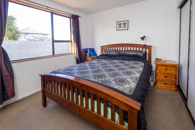 2/14 James Street Allenton_12